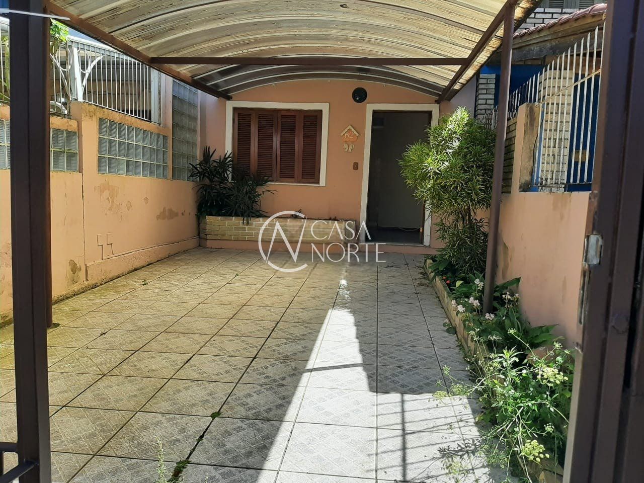 Casa à venda com 3 quartos, 62m², 2 vagas, Rua Geraldo Pastoriza no bairro Hípica em Porto Alegre