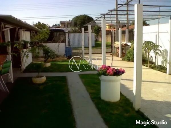 Casa à venda com 3 quartos, 220m², 1 suíte, 4 vagas, Rua Orlando Silva no bairro Jardim Leopoldina em Porto Alegre