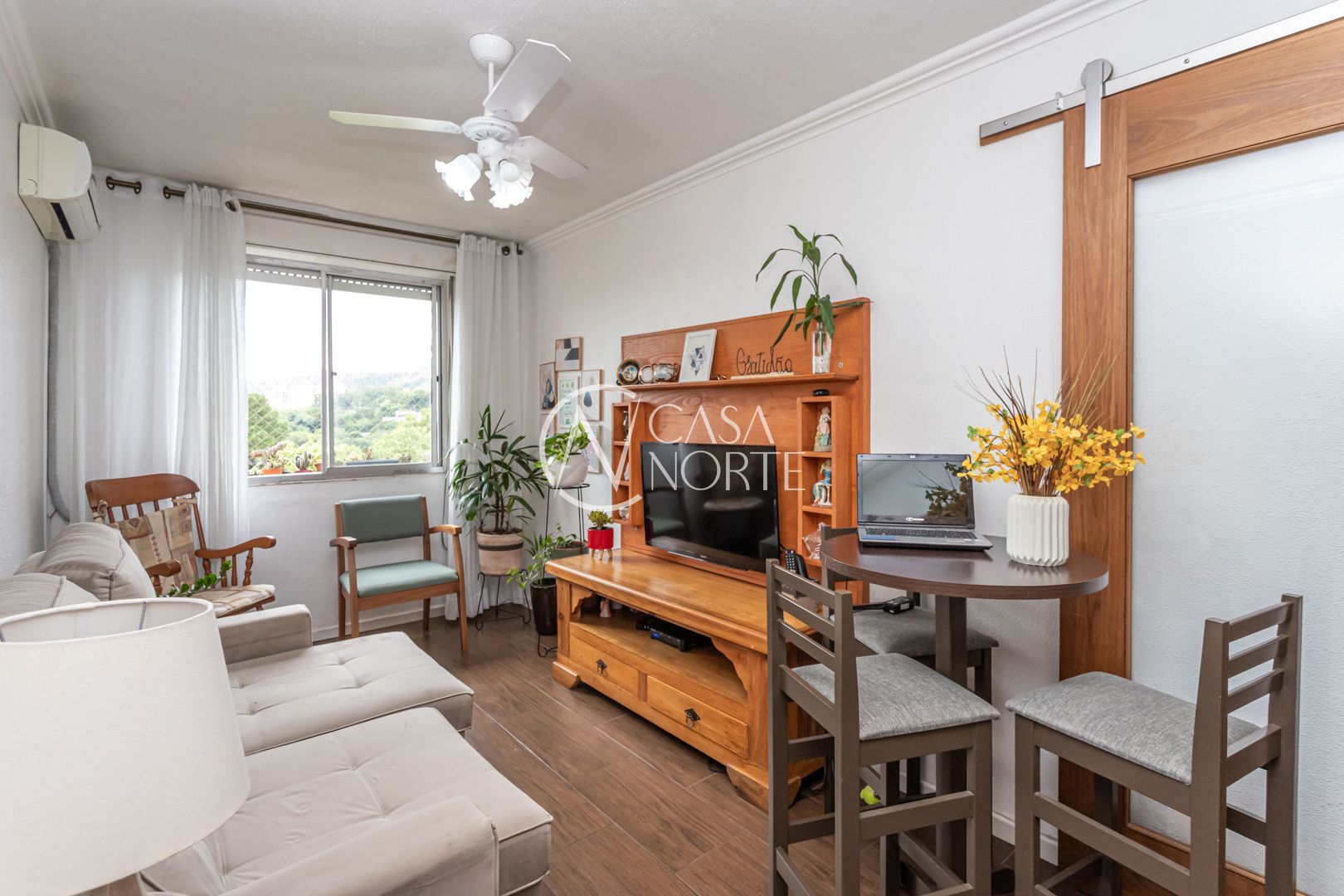 Apartamento à venda com 2 quartos, 67m², 1 vaga, Rua Doutor Otávio Santos no bairro Jardim Sabará em Porto Alegre