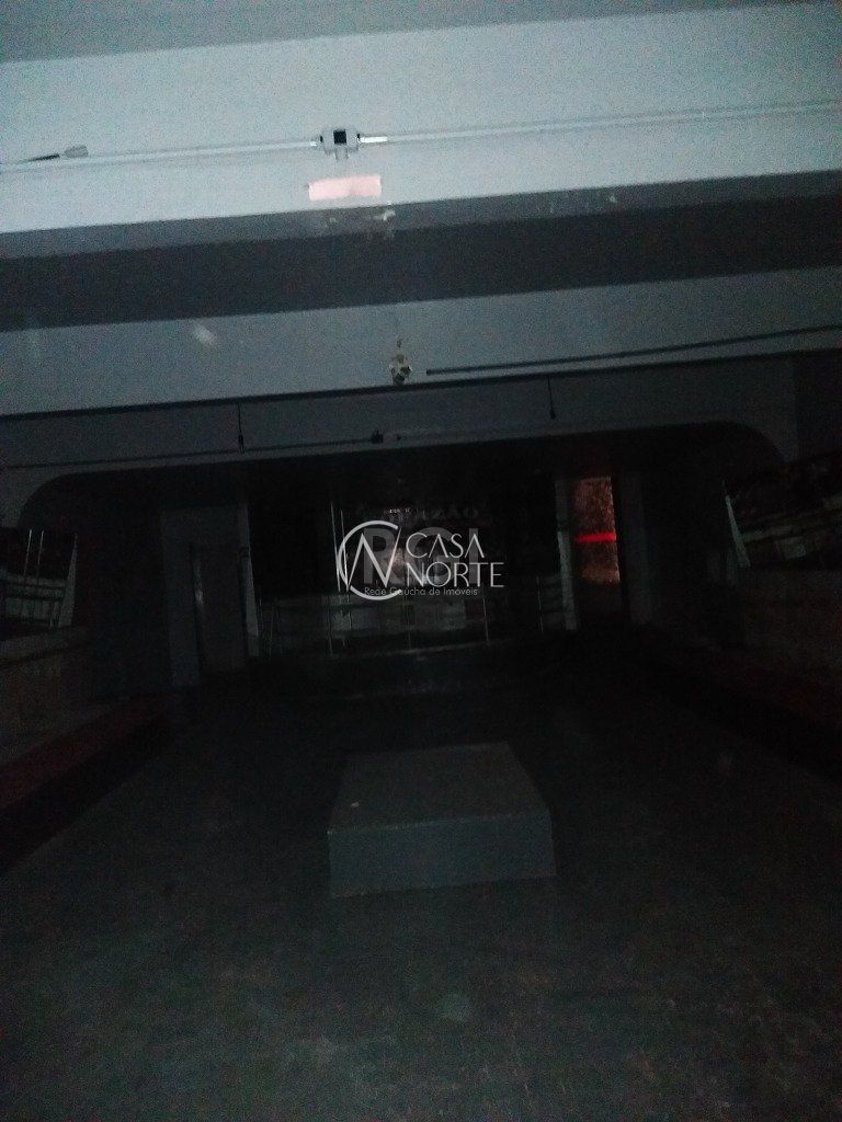 Prédio Comercial à venda com 3 quartos, 447m², Avenida Assis Brasil no bairro Passo da Areia em Porto Alegre