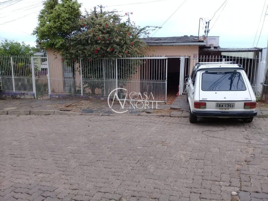 Casa à venda com 2 quartos, 347m², 3 vagas, Travessa dos Bandeirantes no bairro Vila São José em Porto Alegre