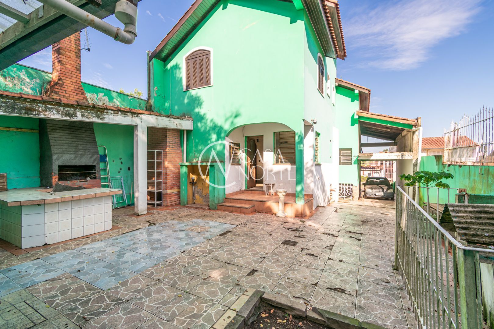 Casa à venda com 5 quartos, 267m², 1 suíte, 5 vagas, Rua Ruy Carriconde no bairro Jardim Sabará em Porto Alegre