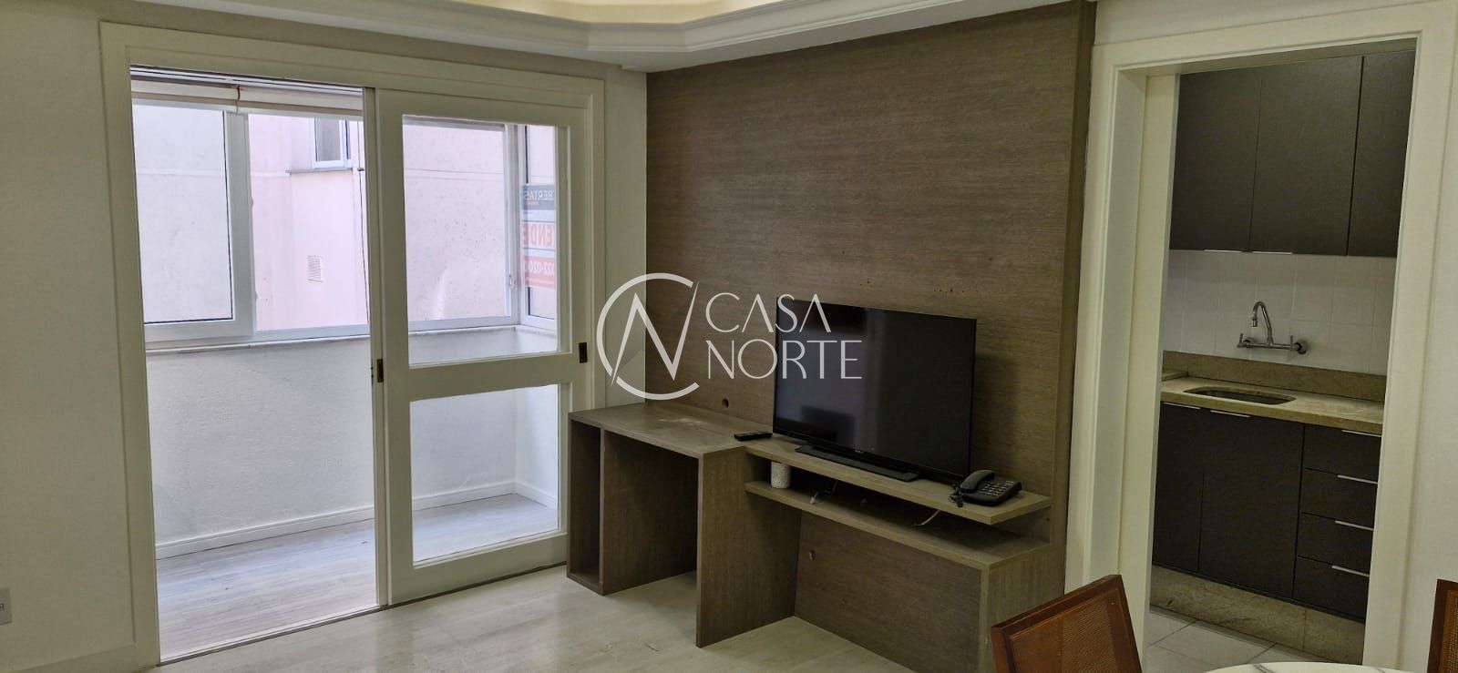 Apartamento à venda com 2 quartos, 60m², 1 suíte, 1 vaga, Rua Faria Santos no bairro Petrópolis em Porto Alegre