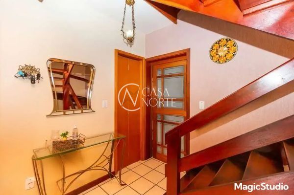 Casa à venda com 5 quartos, 235m², 1 suíte, 4 vagas, Rua Florinha no bairro Cavalhada em Porto Alegre