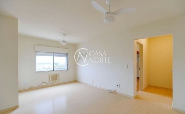 Apartamento à venda com 2 quartos, 83m², 1 vaga, Rua Oscar Schneider no bairro Medianeira em Porto Alegre