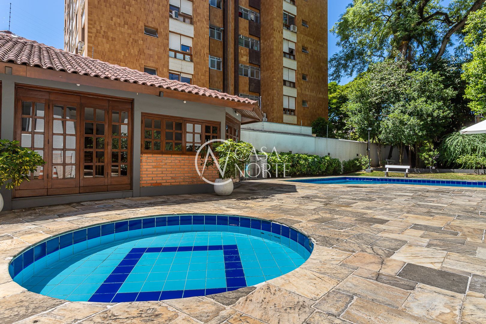 Apartamento à venda com 3 quartos, 168m², 1 suíte, 1 vaga, Rua Doutor Timóteo no bairro Moinhos de Vento em Porto Alegre