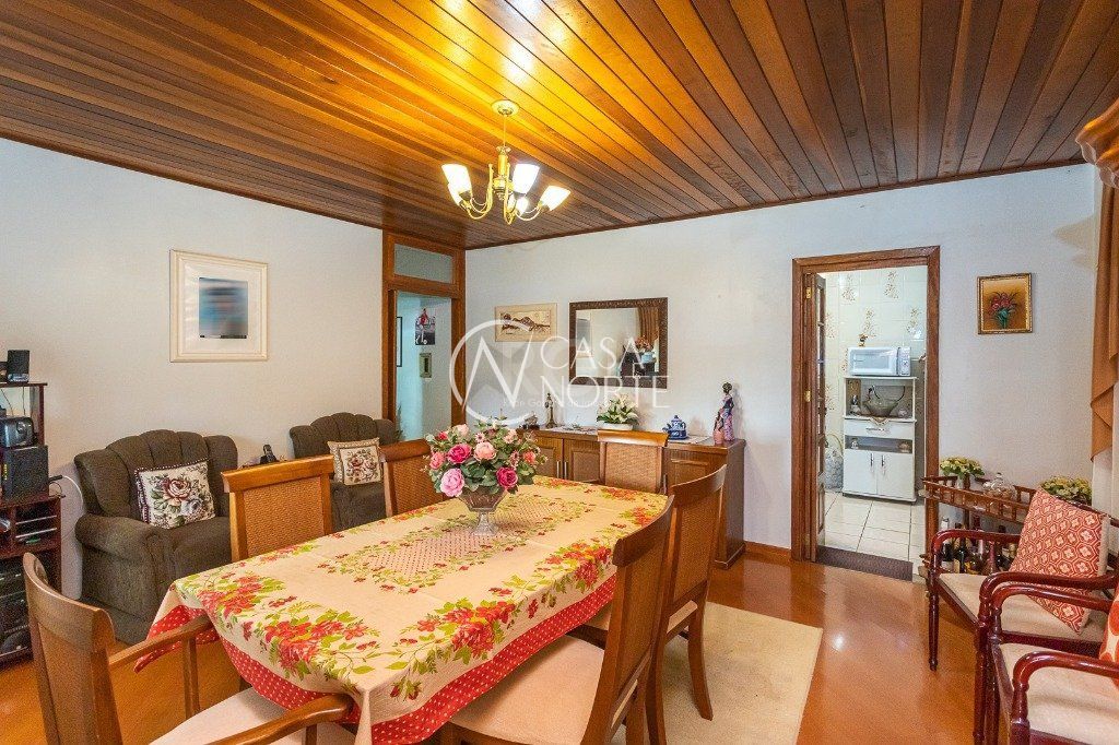 Casa de Condomínio à venda com 3 quartos, 325m², 3 vagas, Rua Lacy Ribeiro de Almeida no bairro Teresópolis em Porto Alegre