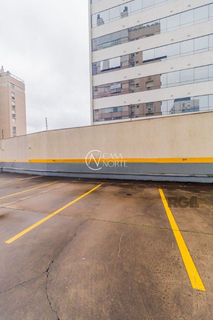 Apartamento à venda com 3 quartos, 112m², 1 suíte, 2 vagas, Avenida General Barreto Viana no bairro Chácara das Pedras em Porto Alegre