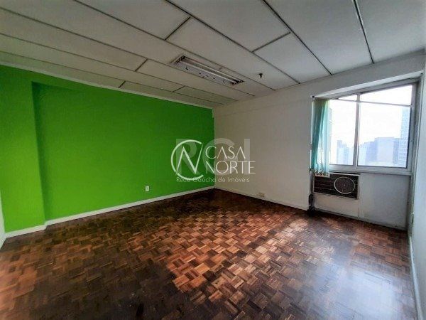 Sala Comercial à venda com 1 quarto, 46m², Rua dos Andradas no bairro Centro Histórico em Porto Alegre