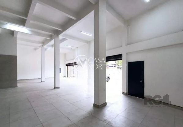 Loja à venda , 530m², Avenida Assis Brasil no bairro Passo da Areia em Porto Alegre