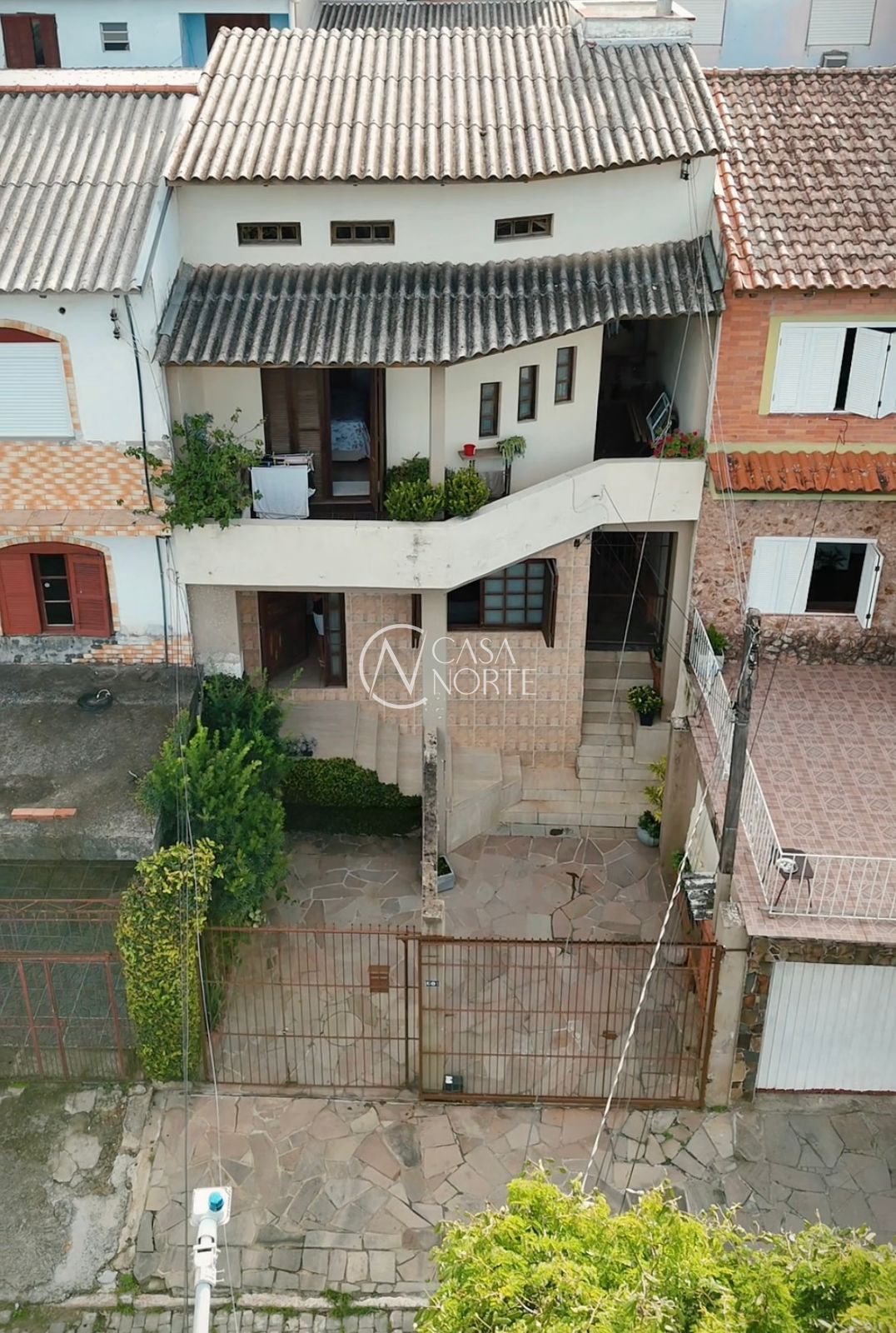Casa à venda com 2 quartos, 300m², 2 vagas, Rua Manoel Ferrador no bairro Passo das Pedras em Porto Alegre