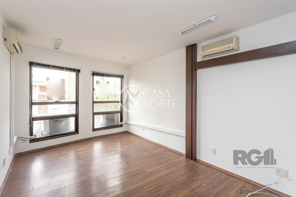 Sala Comercial à venda , 33m², Avenida Getúlio Vargas no bairro Menino Deus em Porto Alegre