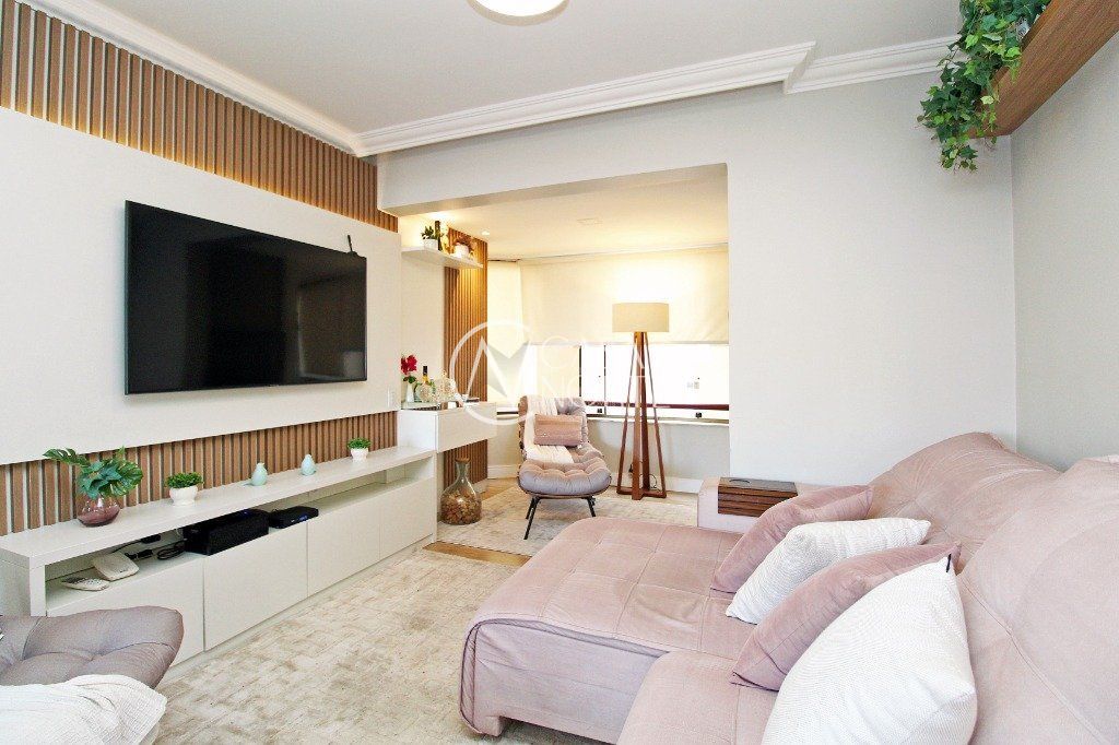 Apartamento à venda com 3 quartos, 126m², 1 suíte, 1 vaga, Rua Sinimbú no bairro Petrópolis em Porto Alegre