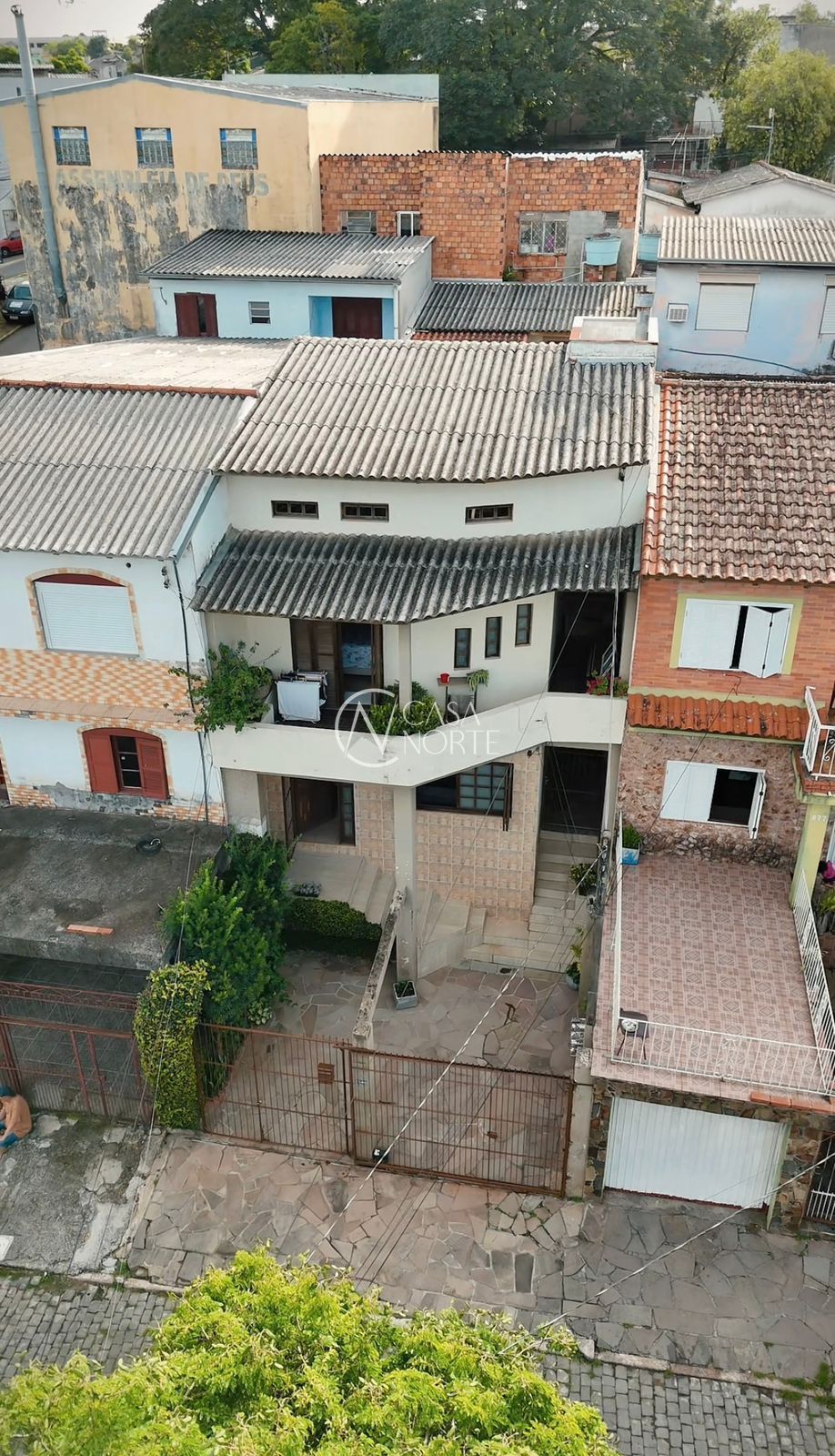Casa à venda com 2 quartos, 300m², 2 vagas, Rua Manoel Ferrador no bairro Passo das Pedras em Porto Alegre
