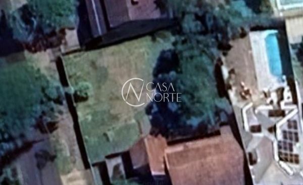 Terreno à venda  com 435m², Avenida Teixeira Mendes no bairro Chácara das Pedras em Porto Alegre