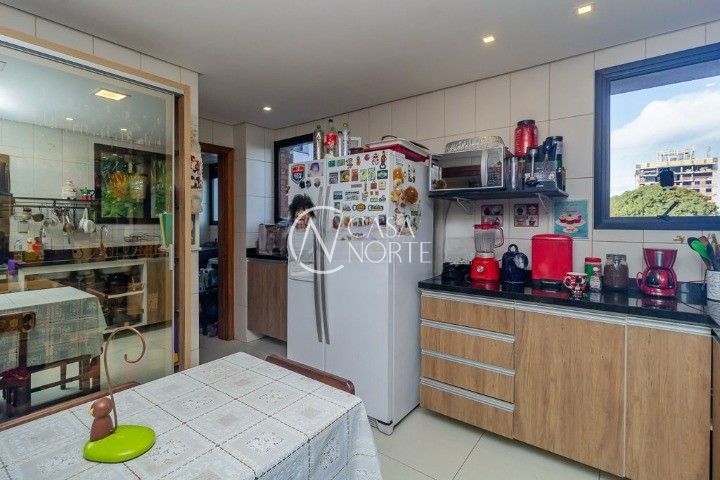 Cobertura à venda com 3 quartos, 301m², 1 suíte, 3 vagas, Rua General Souza Doca no bairro Petrópolis em Porto Alegre