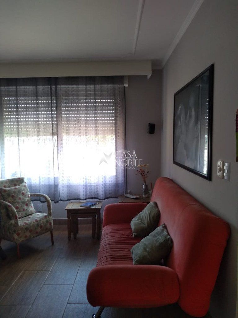 Casa à venda com 3 quartos, 254m², 2 vagas, Avenida dos Gauchos no bairro Sarandi em Porto Alegre