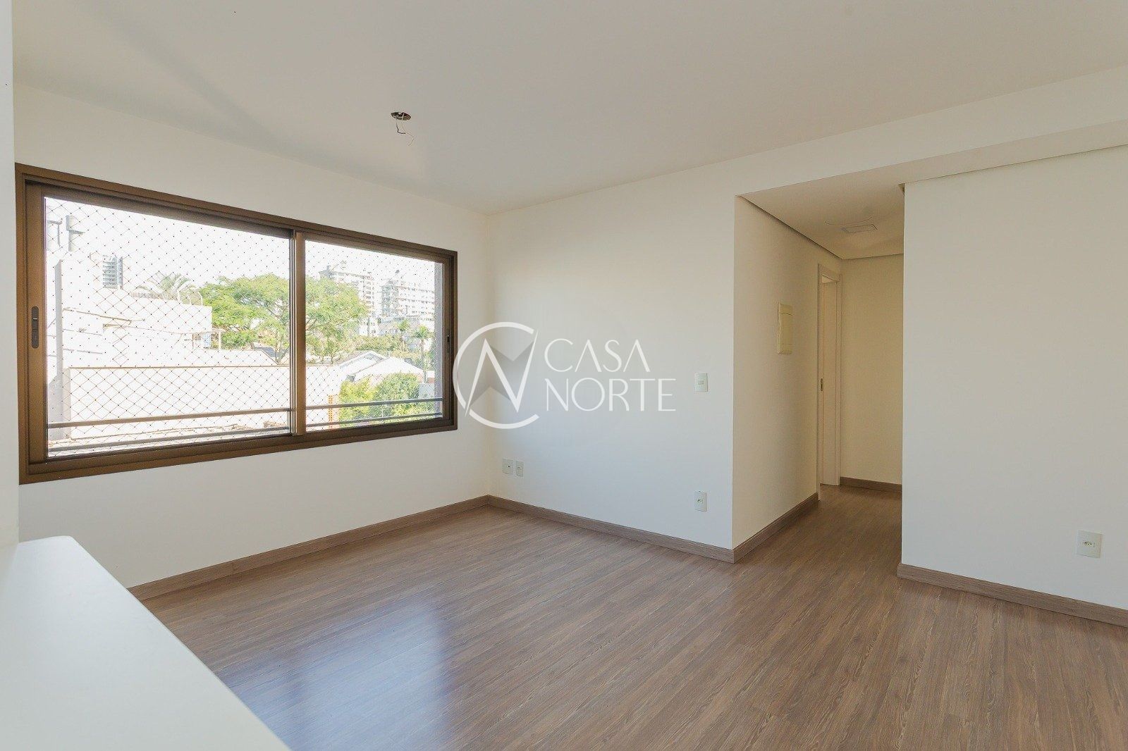 Apartamento à venda com 2 quartos, 60m², 1 suíte, 1 vaga, Rua Luzitana no bairro Higienópolis em Porto Alegre