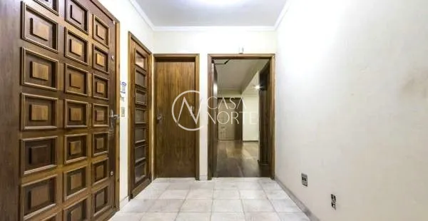 Casa à venda com 5 quartos, 340m², 1 suíte, 4 vagas, Rua Eudoro Berlink no bairro Auxiliadora em Porto Alegre