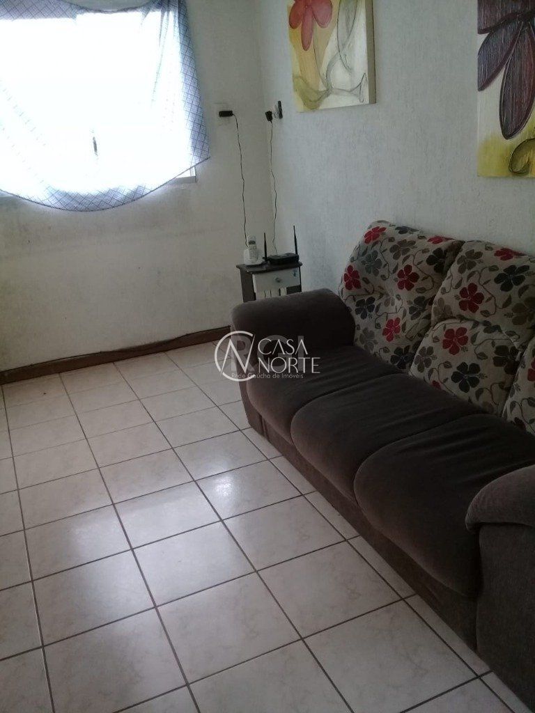 Casa à venda com 2 quartos, 347m², 3 vagas, Travessa dos Bandeirantes no bairro Vila São José em Porto Alegre