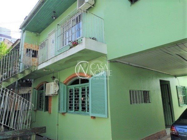 Casa à venda com 4 quartos, 120m², 2 vagas, Avenida Montenegro no bairro Petrópolis em Porto Alegre