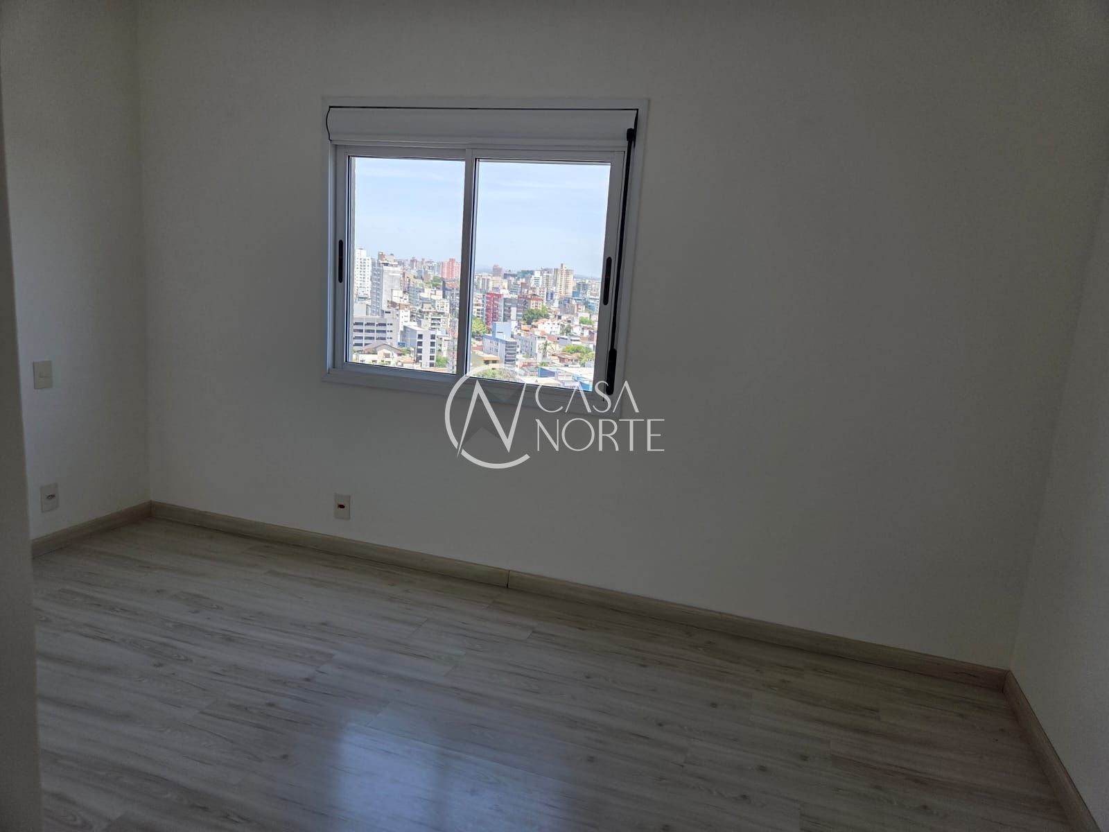 Apartamento à venda com 3 quartos, 85m², 1 suíte, 2 vagas, Avenida Coronel Lucas de Oliveira no bairro Petrópolis em Porto Alegre
