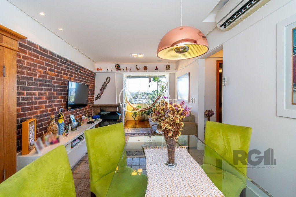 Apartamento à venda com 2 quartos, 77m², 1 vaga, Rua Doutor Murtinho no bairro Petrópolis em Porto Alegre