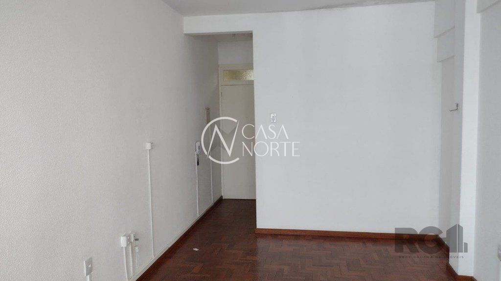 Sala Comercial à venda , 24m², Avenida Assis Brasil no bairro Passo da Areia em Porto Alegre