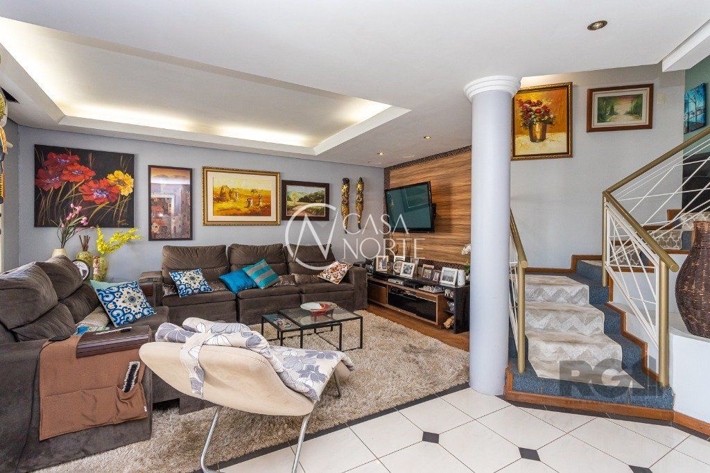 Casa à venda com 5 quartos, 428m², 3 suítes, 3 vagas, Rua Comendador Claudius Zaluski no bairro Petrópolis em Porto Alegre