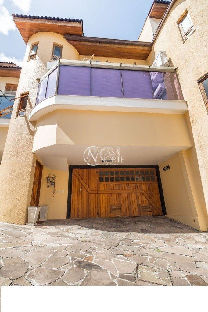 Casa de Condomínio à venda com 3 quartos, 240m², 1 suíte, 3 vagas, Rua João Mendes Ouriques no bairro Jardim Isabel em Porto Alegre
