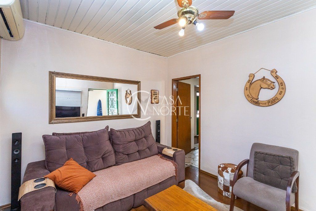 Casa à venda com 3 quartos, 143m², 1 suíte, 5 vagas, Rua Ideal no bairro Parque Santa Fé em Porto Alegre