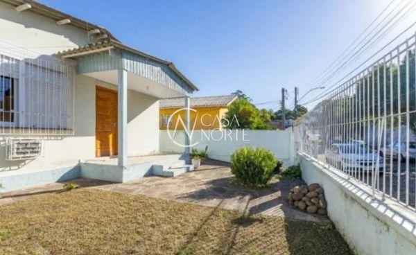 Casa à venda com 3 quartos, 80m², 2 vagas, Rua Camila Furtado Alves no bairro Jardim Itu em Porto Alegre