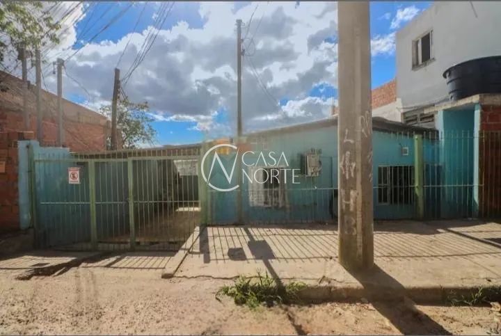 Casa à venda com 2 quartos, 55m², 1 vaga, Rua Carumbé no bairro Bom Jesus em Porto Alegre