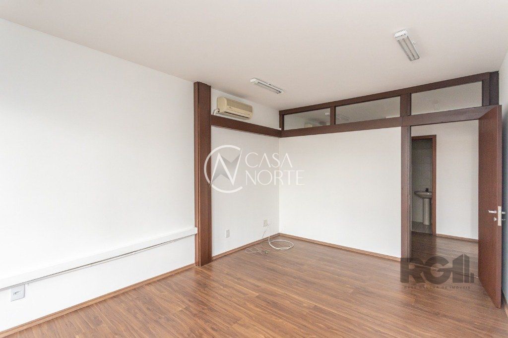 Sala Comercial à venda , 33m², Avenida Getúlio Vargas no bairro Menino Deus em Porto Alegre