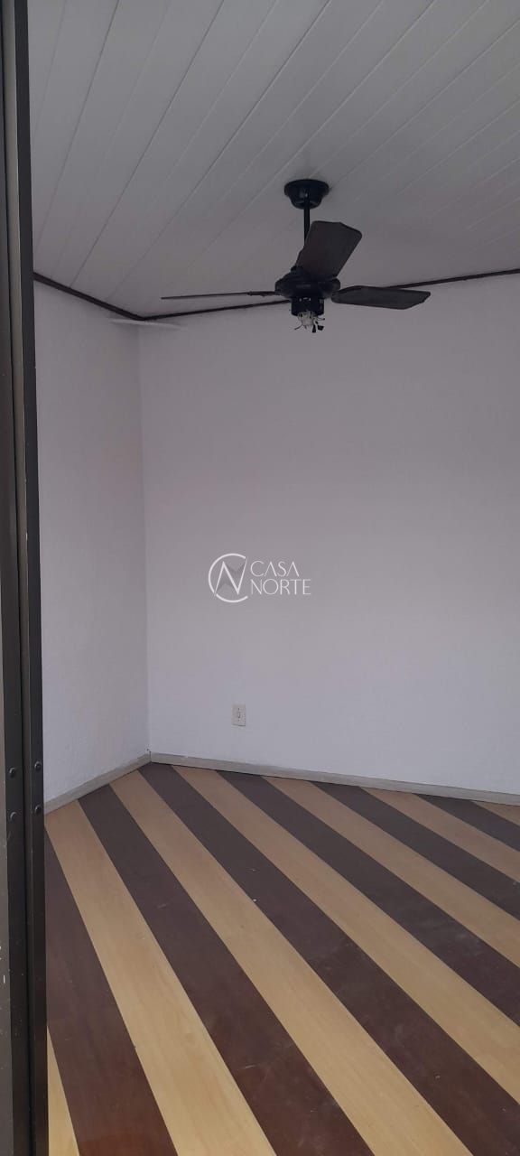 Casa à venda com 4 quartos, 200m², 4 vagas, Avenida Gamal Abdel Nasser no bairro Rubem Berta em Porto Alegre