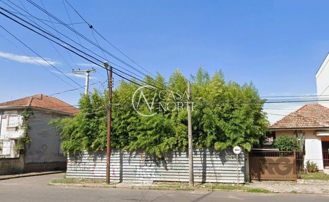 Terreno à venda  com 325m², Rua General Gomes Carneiro no bairro Medianeira em Porto Alegre