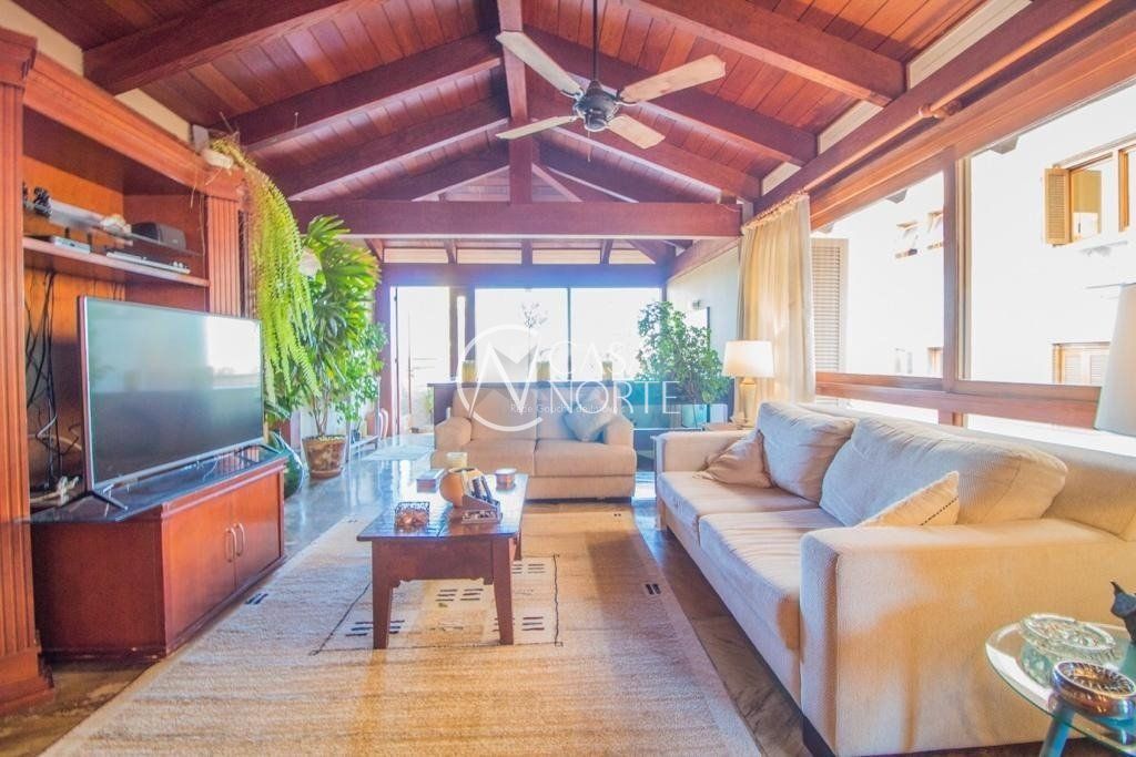 Duplex à venda com 5 quartos, 670m², 2 suítes, 2 vagas, Avenida Encantado no bairro Petrópolis em Porto Alegre