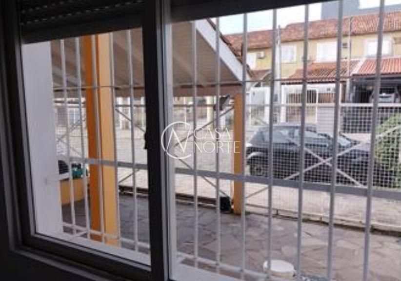 Casa à venda com 2 quartos, 89m², 2 vagas, Rua Ruben Berta no bairro Jardim Leopoldina em Porto Alegre