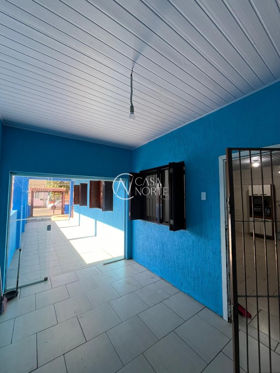 Casa à venda com 4 quartos, 150m², 2 vagas, Rua Corrêa de Mello no bairro Sarandi em Porto Alegre