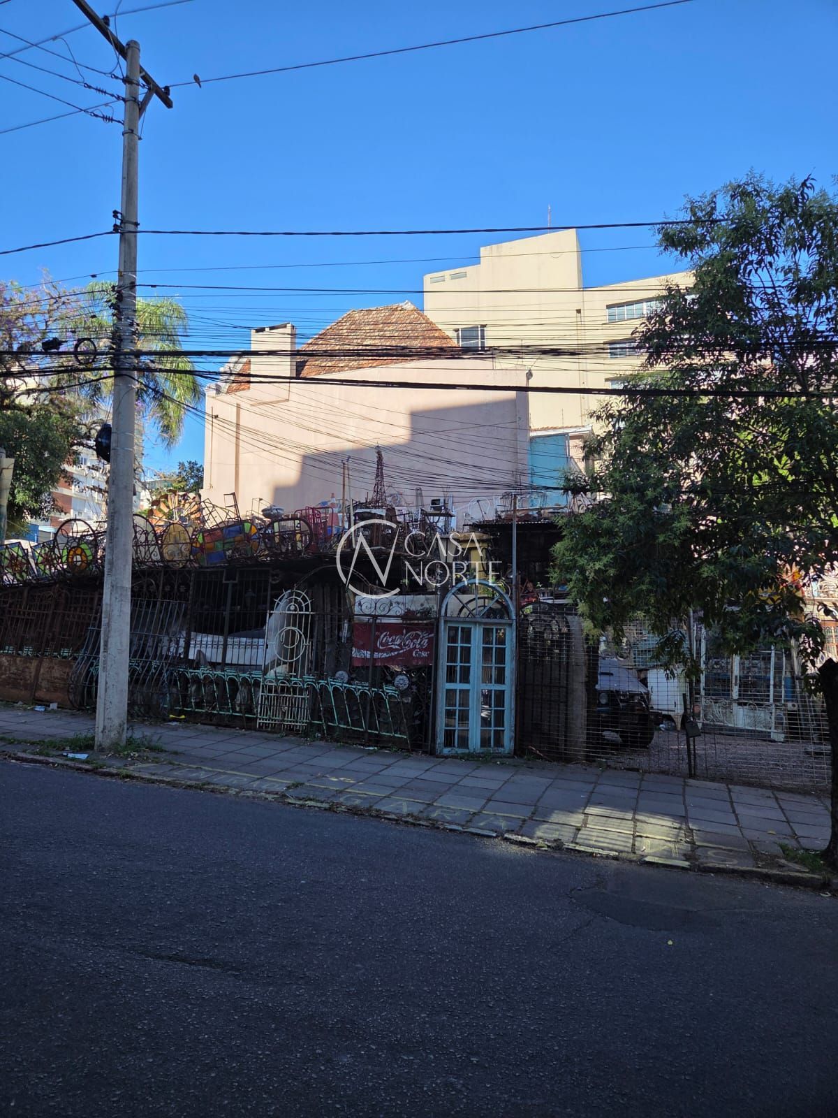 Terreno Comercial à venda  com 408m², Rua Dona Laura no bairro Moinhos de Vento em Porto Alegre