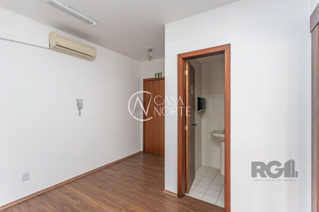 Sala Comercial à venda , 33m², Avenida Getúlio Vargas no bairro Menino Deus em Porto Alegre