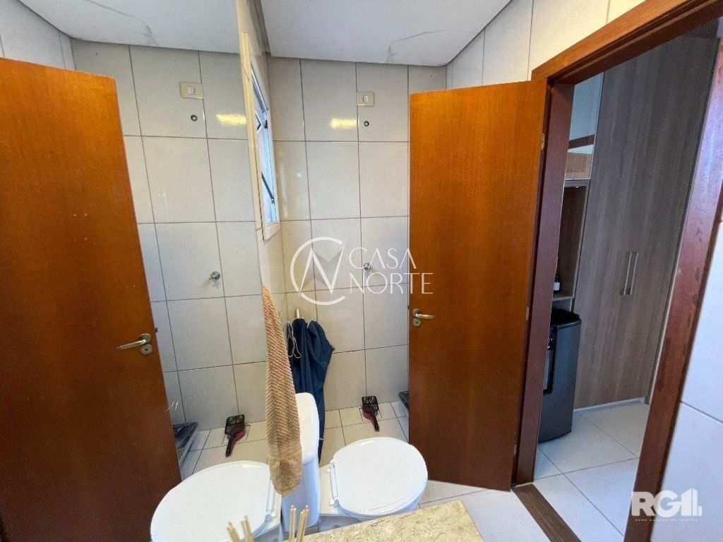 Duplex à venda com 3 quartos, 144m², 1 suíte, 2 vagas, Rua Luiz Fontoura Júnior no bairro Jardim Itu em Porto Alegre