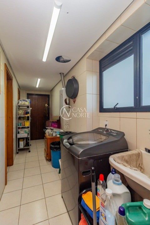 Cobertura à venda com 3 quartos, 301m², 1 suíte, 3 vagas, Rua General Souza Doca no bairro Petrópolis em Porto Alegre