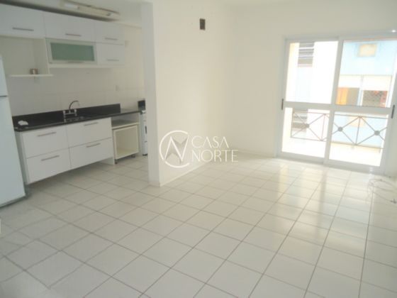 Apartamento à venda com 3 quartos, 80m², 1 suíte, 1 vaga, Rua Luiz de Camões no bairro Santo Antônio em Porto Alegre