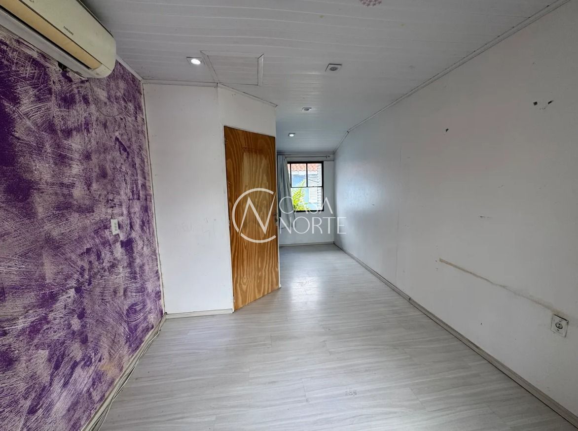 Casa de Condomínio à venda com 2 quartos, 40m², 1 vaga, Rua Deputado Cunha Bueno no bairro Vila Nova em Porto Alegre