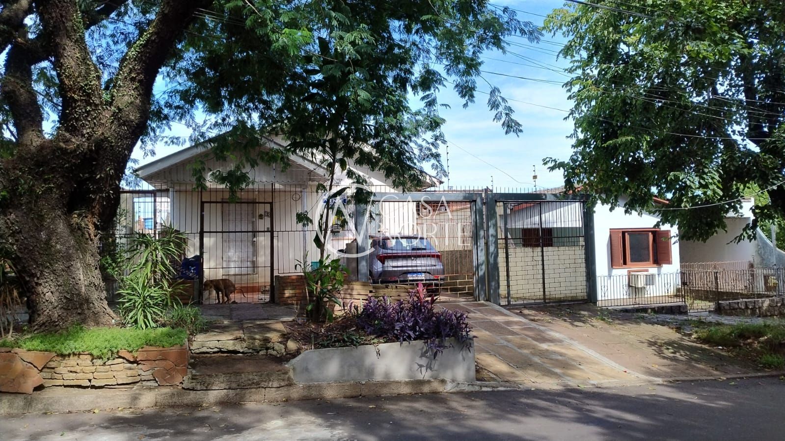 Casa à venda com 2 quartos, 120m², 1 vaga, Avenida João Ferreira Jardim no bairro Parque Santa Fé em Porto Alegre