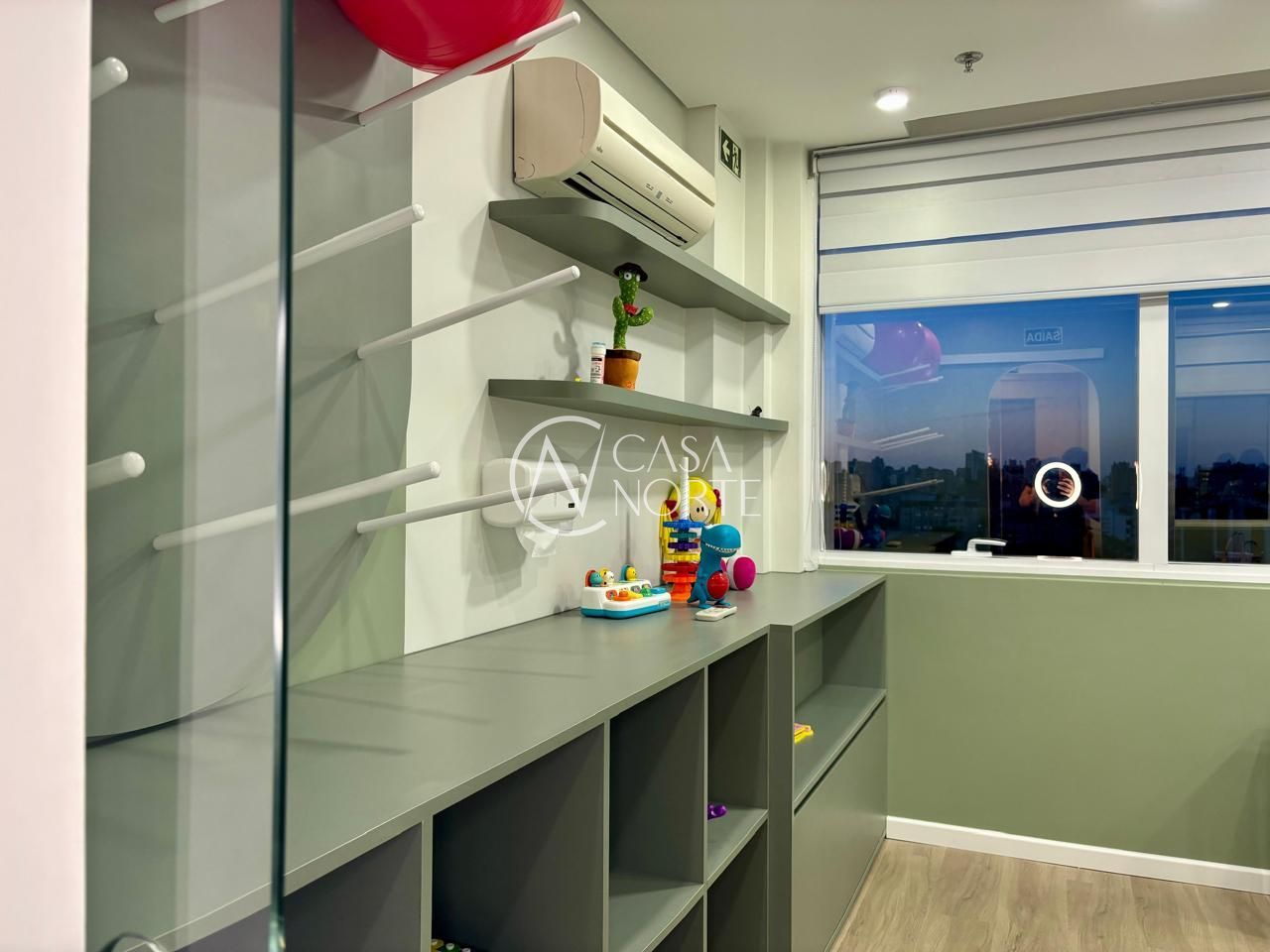 Conjunto Comercial à venda com 1 quarto, 38m², 1 vaga, Rua Gomes Jardim no bairro Santana em Porto Alegre