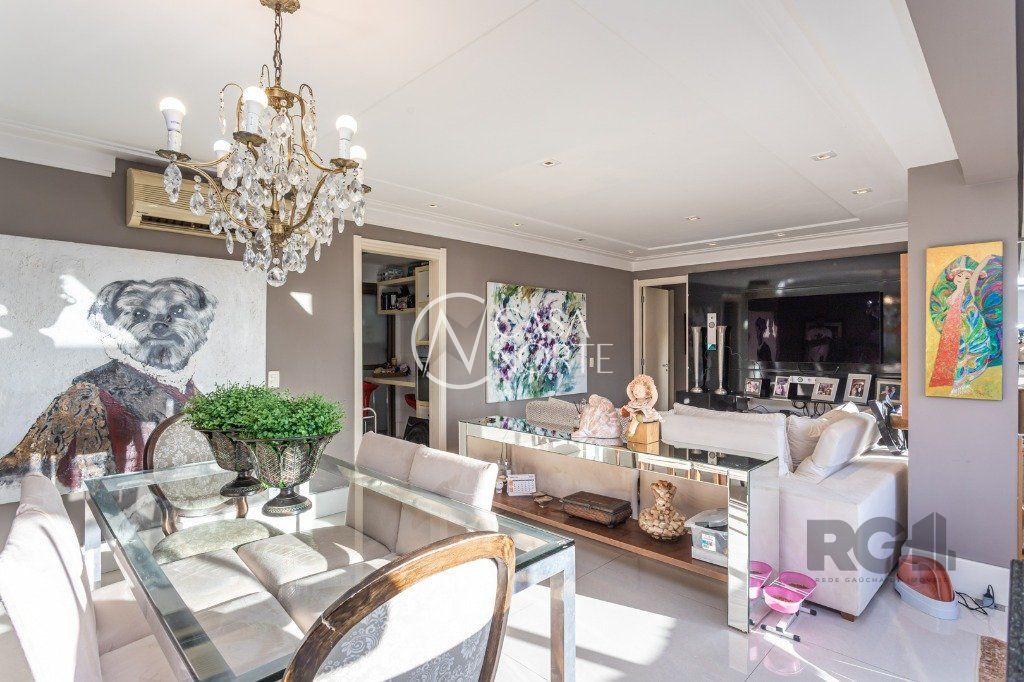 Apartamento à venda com 3 quartos, 120m², 1 suíte, 3 vagas, Avenida Getúlio Vargas no bairro Menino Deus em Porto Alegre