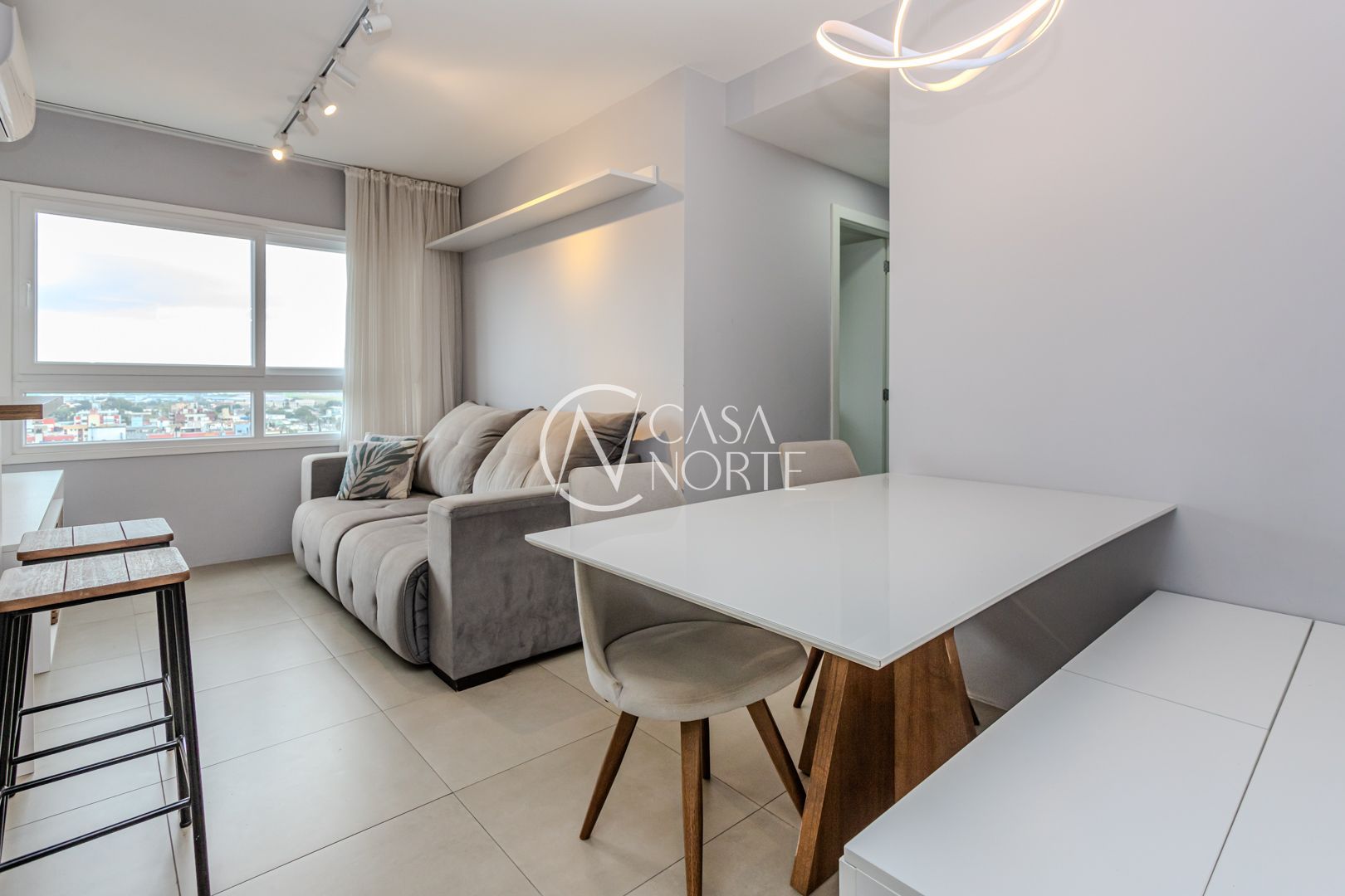 Apartamento à venda com 2 quartos, 52m², 1 suíte, 1 vaga, Rua Guadalupe no bairro Jardim Lindóia em Porto Alegre