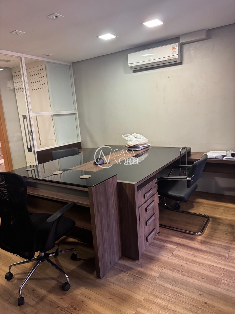 Sala Comercial à venda com 1 quarto, 42m², 1 vaga, Avenida Aureliano de Figueiredo Pinto no bairro Praia de Belas em Porto Alegre